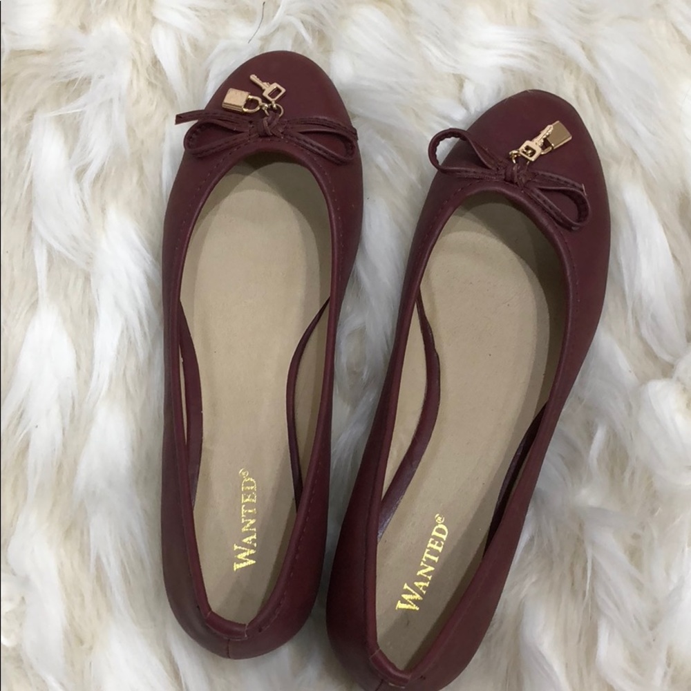 Brand new WANTED flats size 8